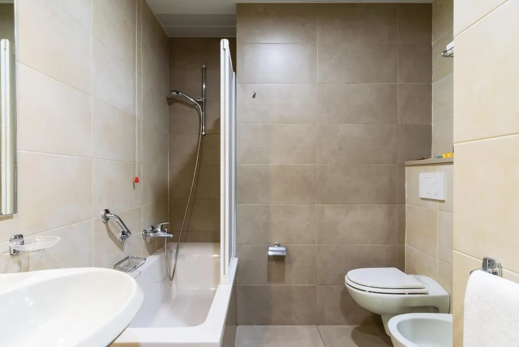TRIPLE STANDARD Room, B&B Hotel Milano Ornato, Milan