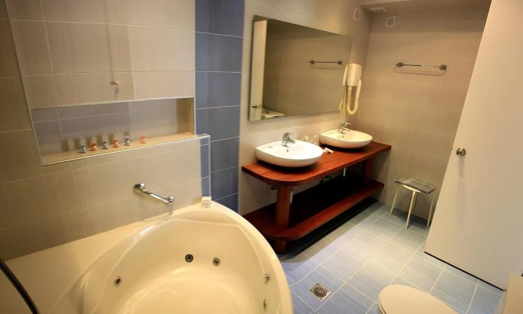 Room, Magic, Skiathos
