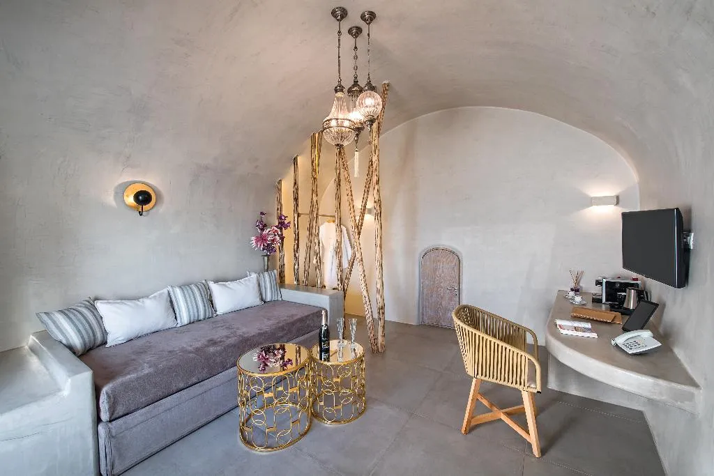 SUITE WITH JACUZZI Room, Athina Luxury Suites, Santorini