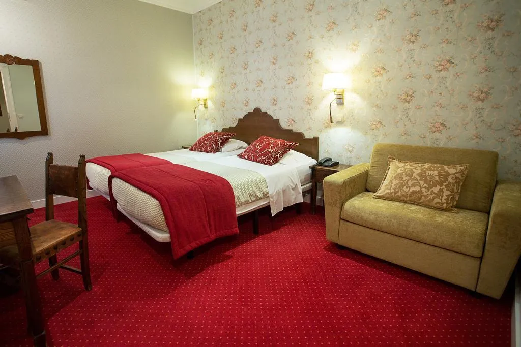 Double or Twin CAPACITY 3 Room, Dom Sancho I, Lisbon