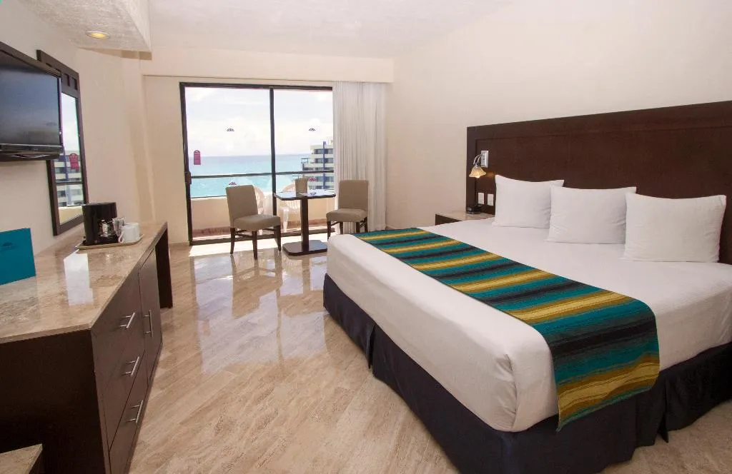 DOUBLE KING SIZE BED Room, Crown Paradise Club Cancun All Inclusive, Cancun Area