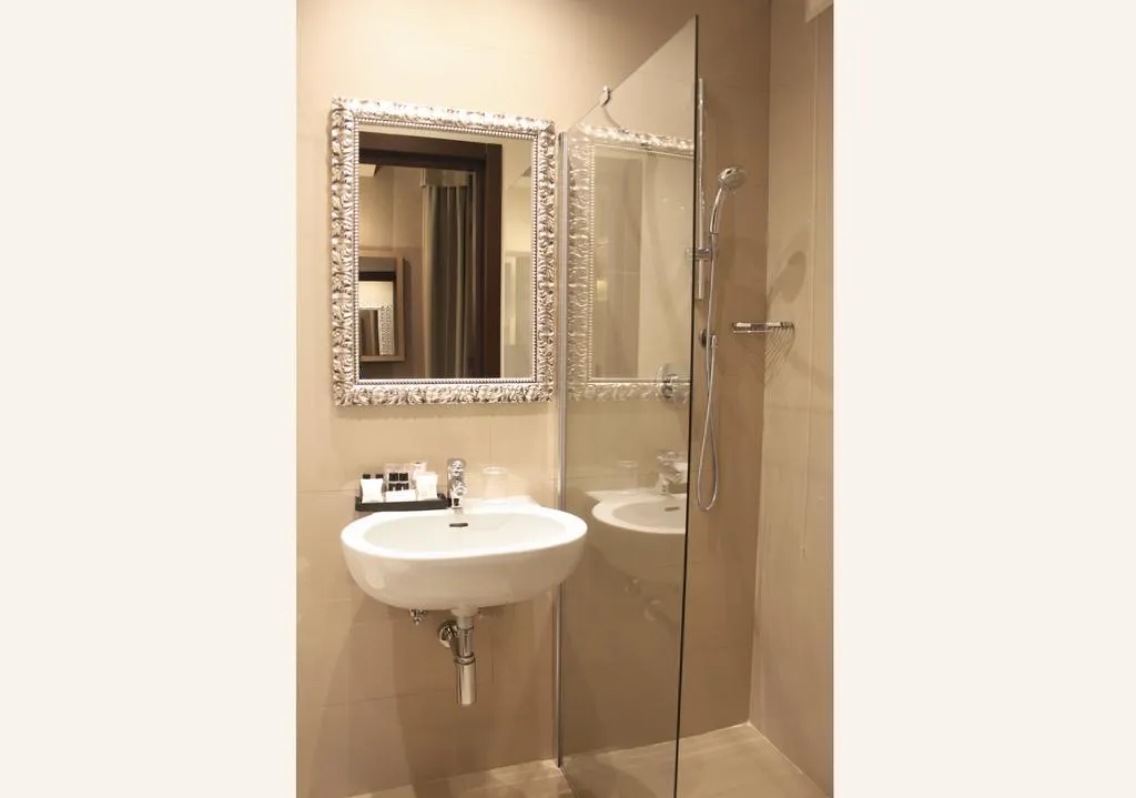 SINGLE STANDARD Room, c-hotels Club, Florence