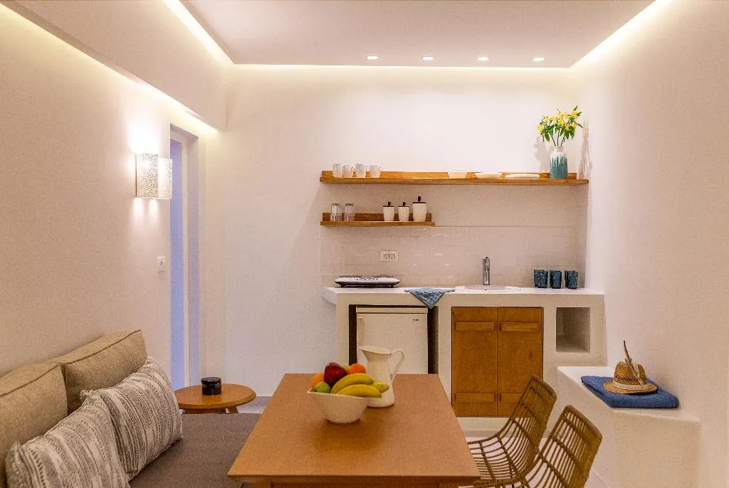 STUDIO CAPACITY 3 Room, Margarenia, Santorini