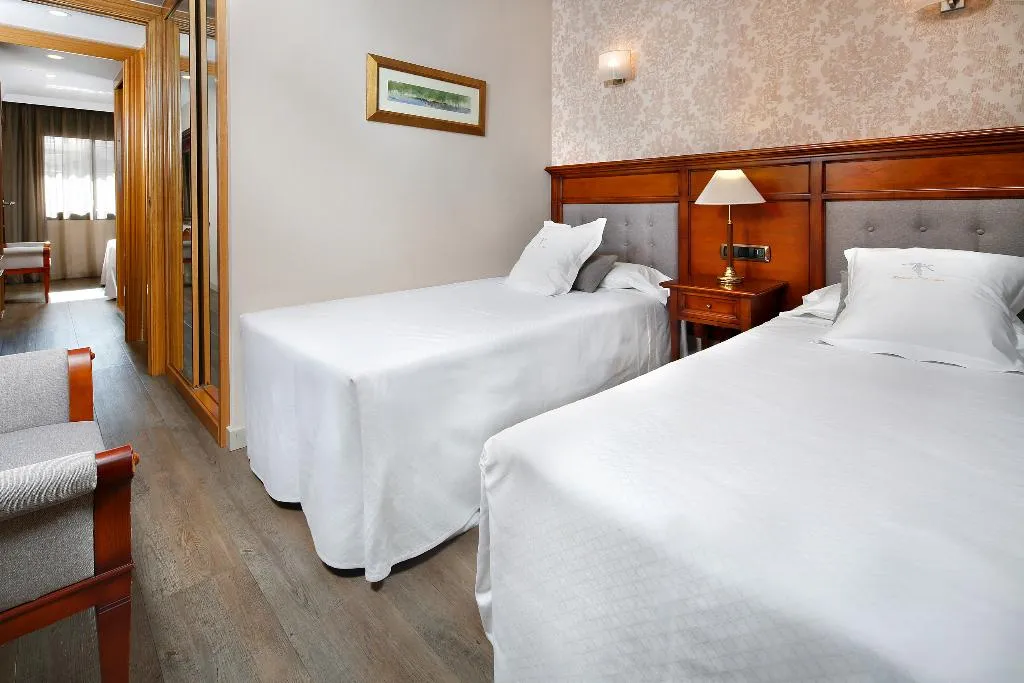 APARTMENT CAPACITY 3 Room, Hispanos 7 Suiza Apartament-Restaurant, Barcelona