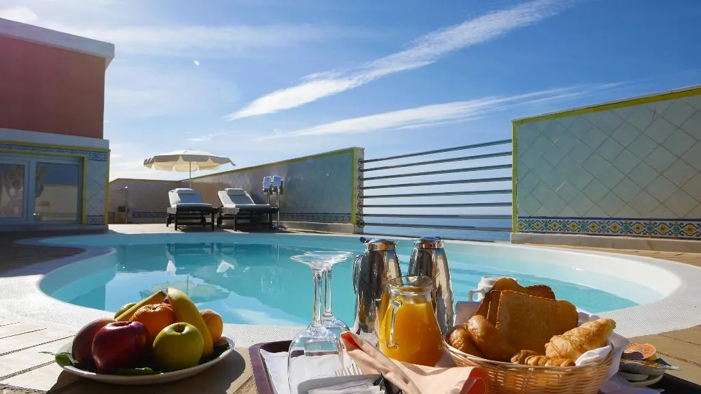 SUITE BEACH FRONT Room, Playacapricho, Costa Almeria