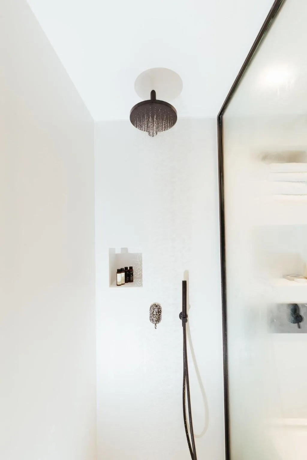 Room, Periscope, Athens