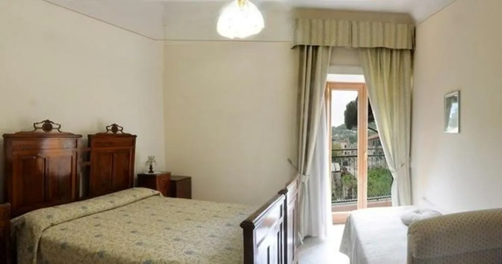 Room, Hotel Toro, Naples