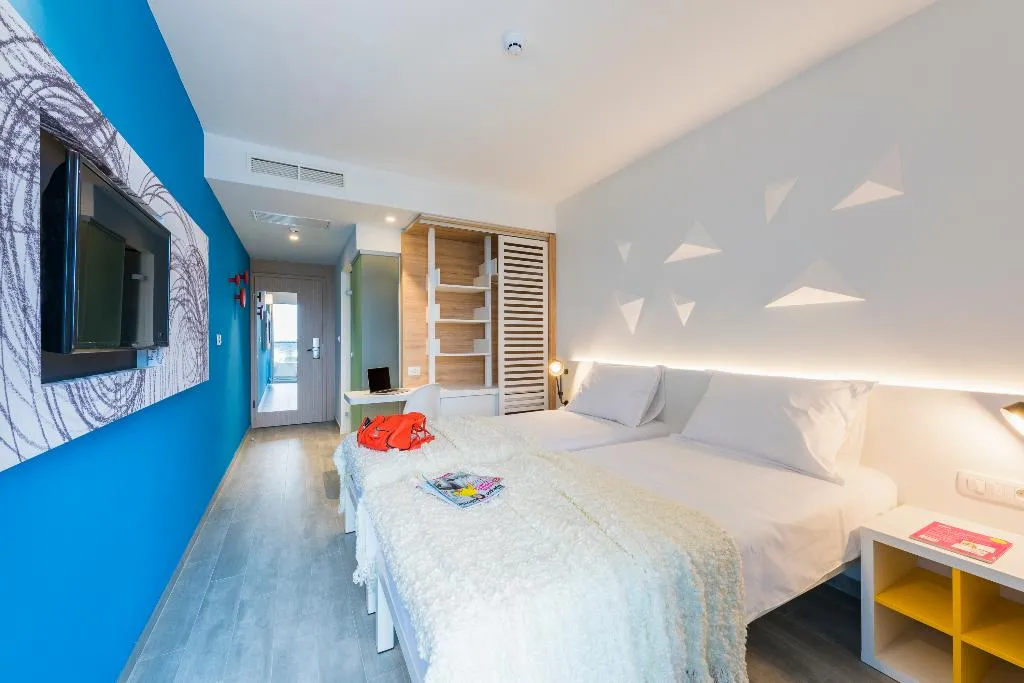 SINGLE PARK VIEW WITH BALCONY Room, Pharos, hvar bayhill hotel, Split