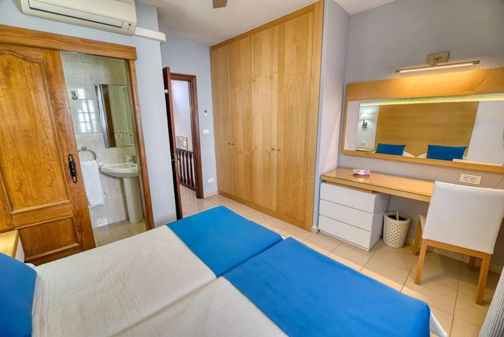 APARTMENT TWO BEDROOMS Room, Las Rosas, Tenerife