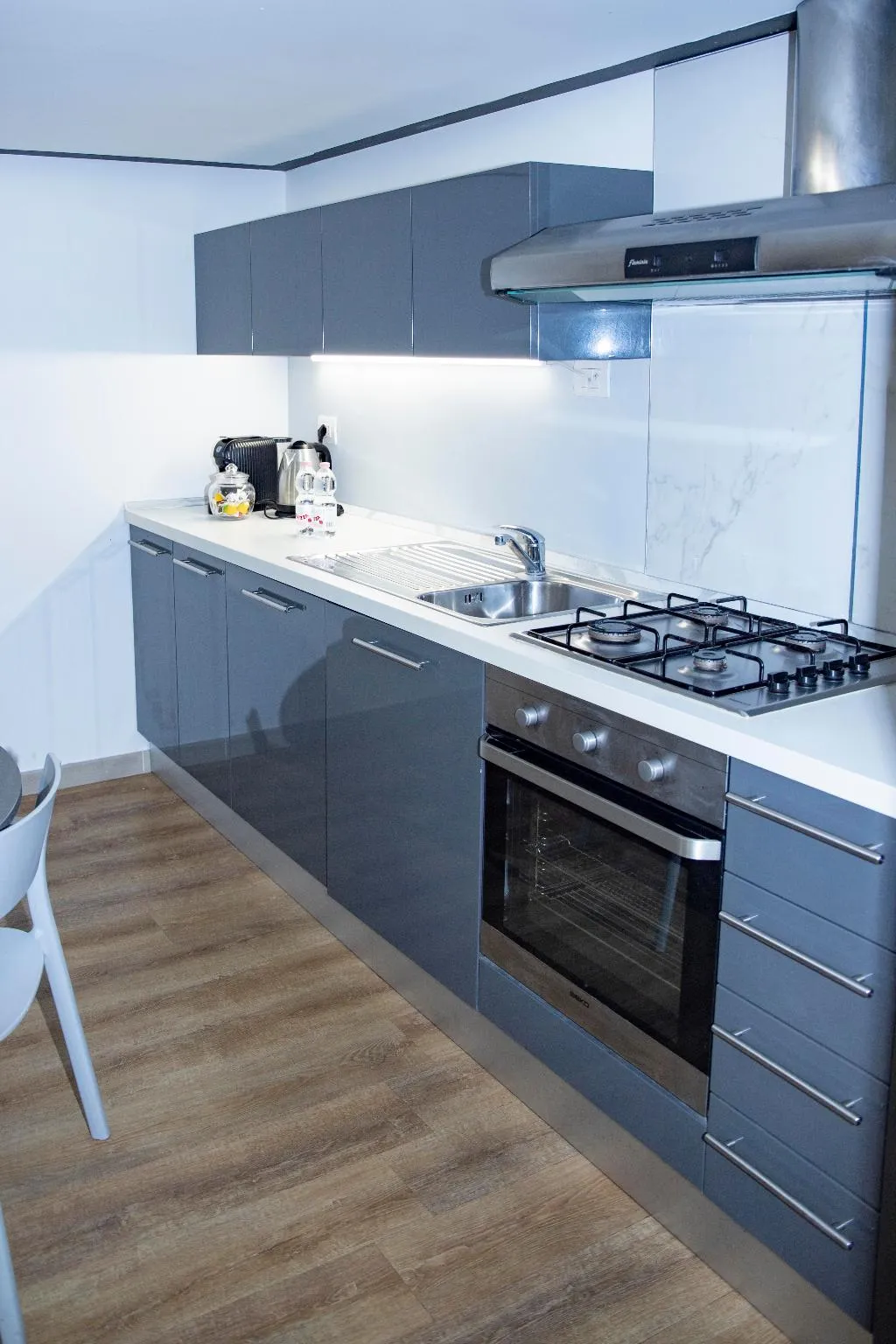 STUDIO CAPACITY 4 Room, Easy Apartment Navigli, Milan