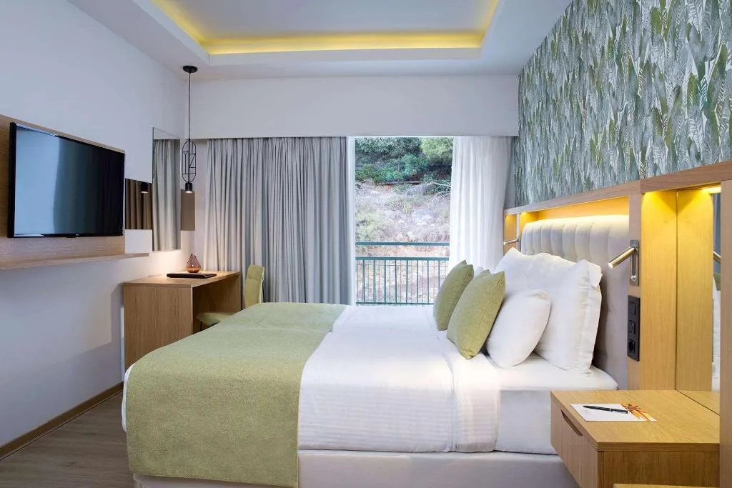 FAMILY ROOM PREMIUM Room, Dolce Attica Riviera, Athens