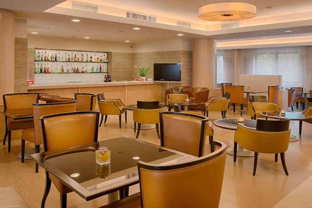 Bar, NH Linate, Milan