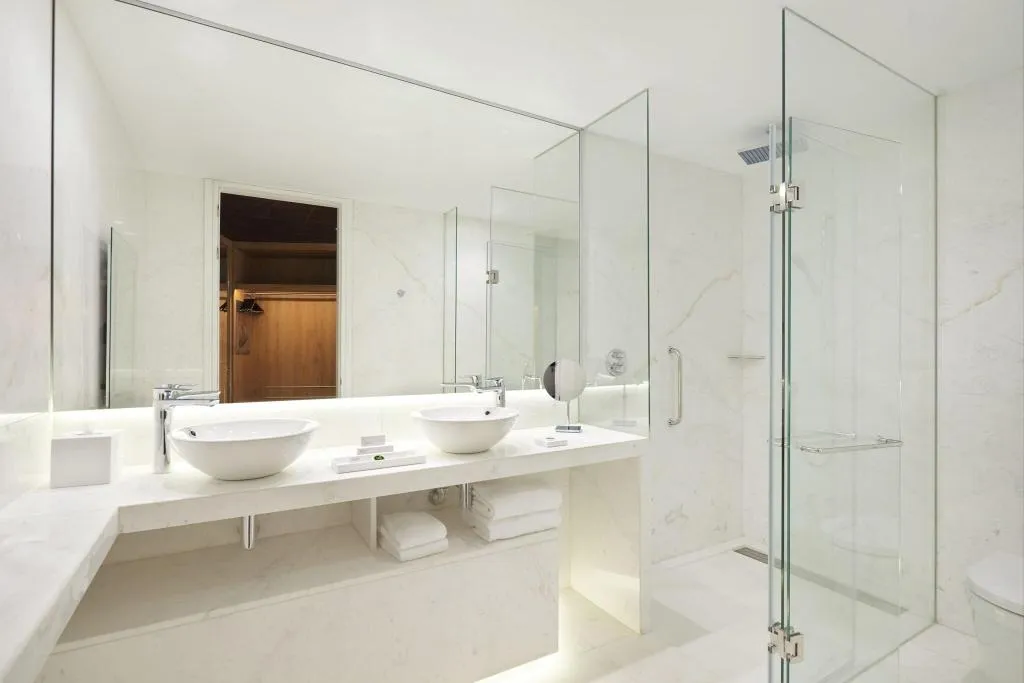 Room, Hyatt Centric Gran Via Madrid, Madrid