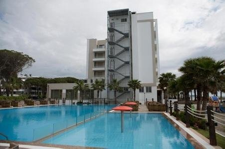 Grint Hotel, Kavaje