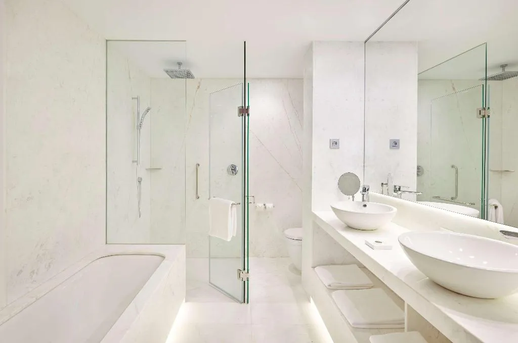 Room, Hyatt Centric Gran Via Madrid, Madrid