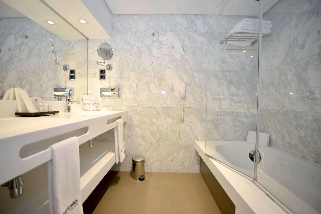JUNIOR SUITE STANDARD Room, Barcelo Sevilla Renacimiento, Seville
