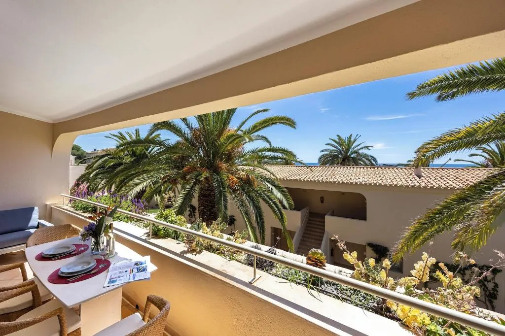 Room, Vila Palmeira, Algarve