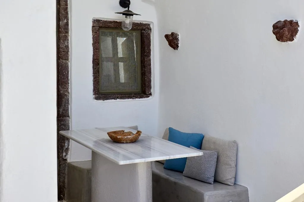 SUITE WITH JACUZZI Room, Rhenia'S Suites, Santorini