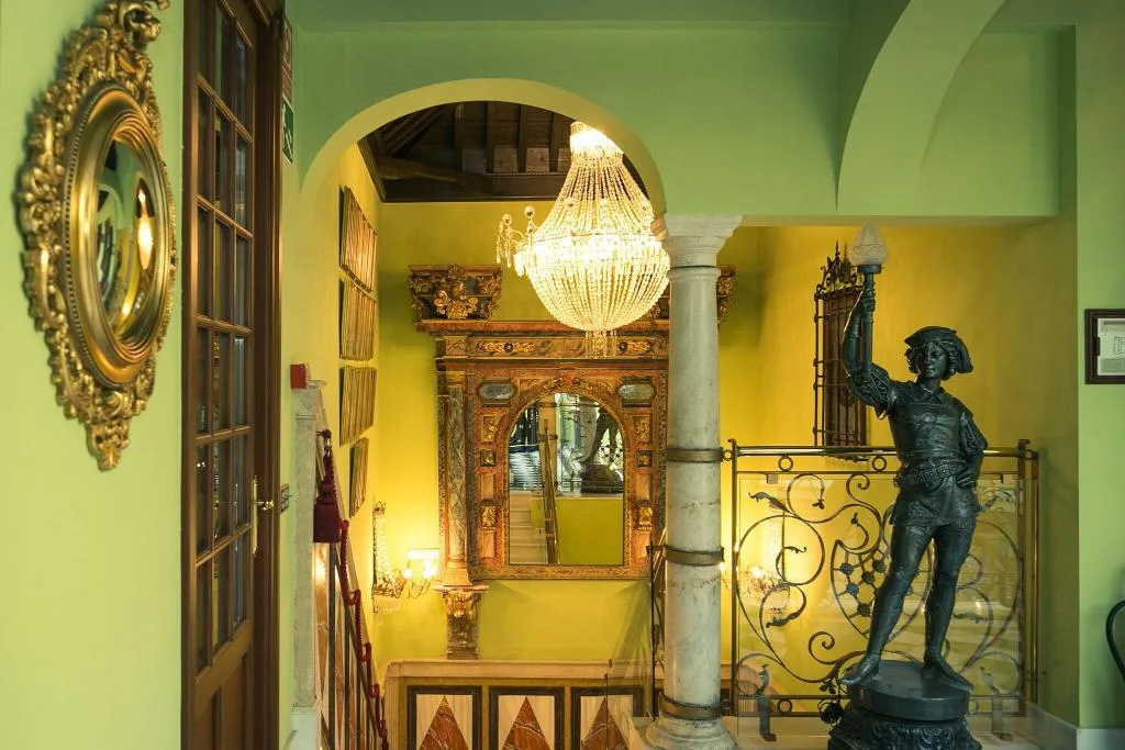 Lobby, Ateneo Sevilla, Seville