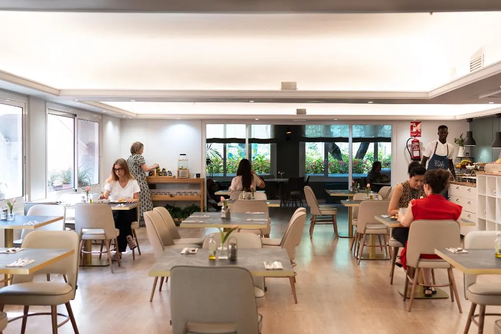 Restaurant, Tres Torres Atiram Hotel, Barcelona