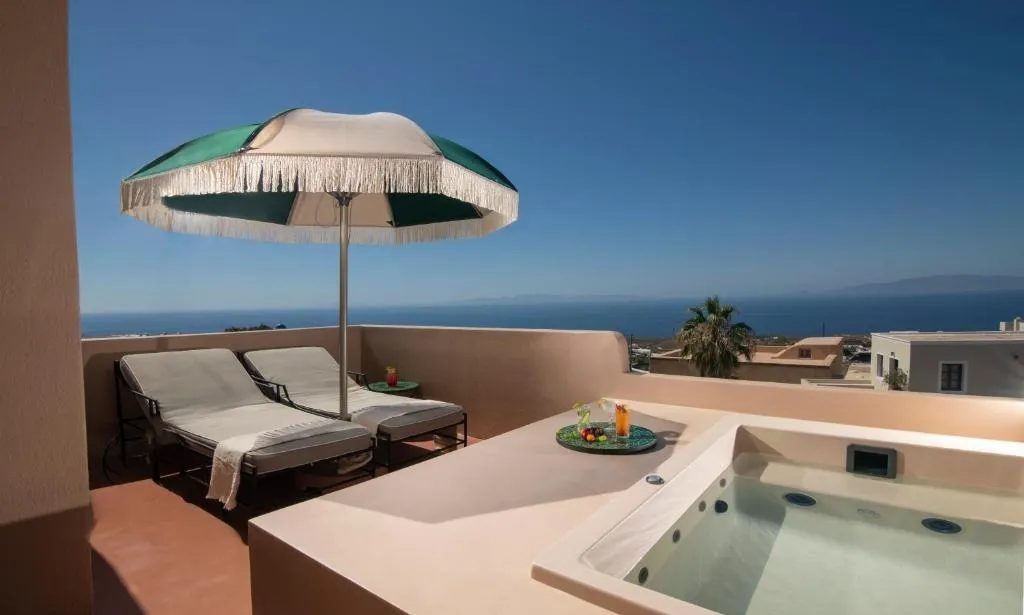 SUITE WITH JACUZZI Room, Terra Verde Oia By K&k, Santorini