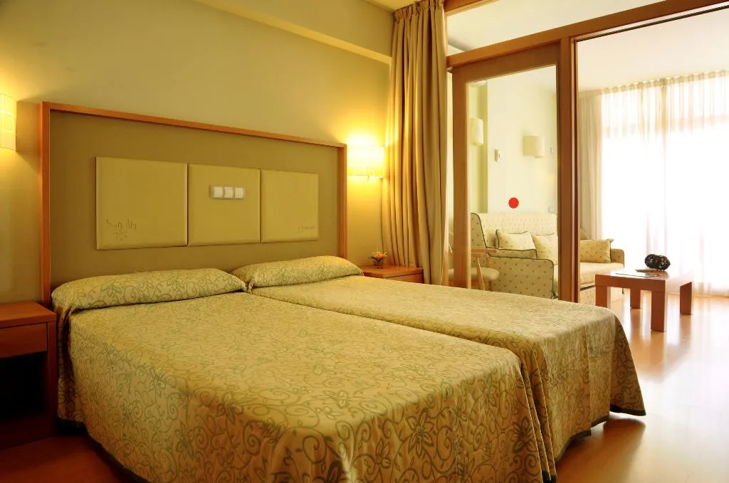 FAMILY ROOM CAPACITY 2 Room, Evenia Olympic Suites, Costa Brava
