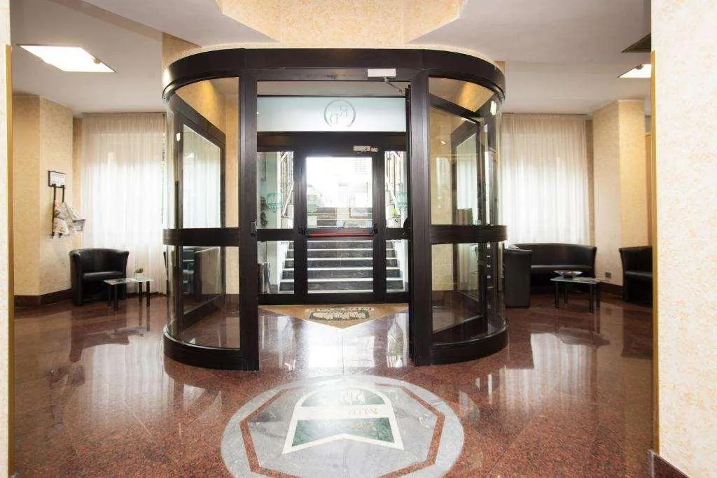 Lobby, Residence Desenzano, Milan