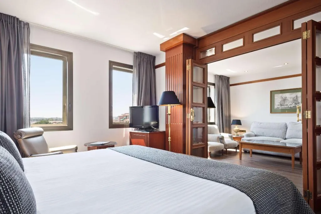 JUNIOR SUITE KING SIZE BED Room, Best Western Premier CMC Girona, Costa Brava