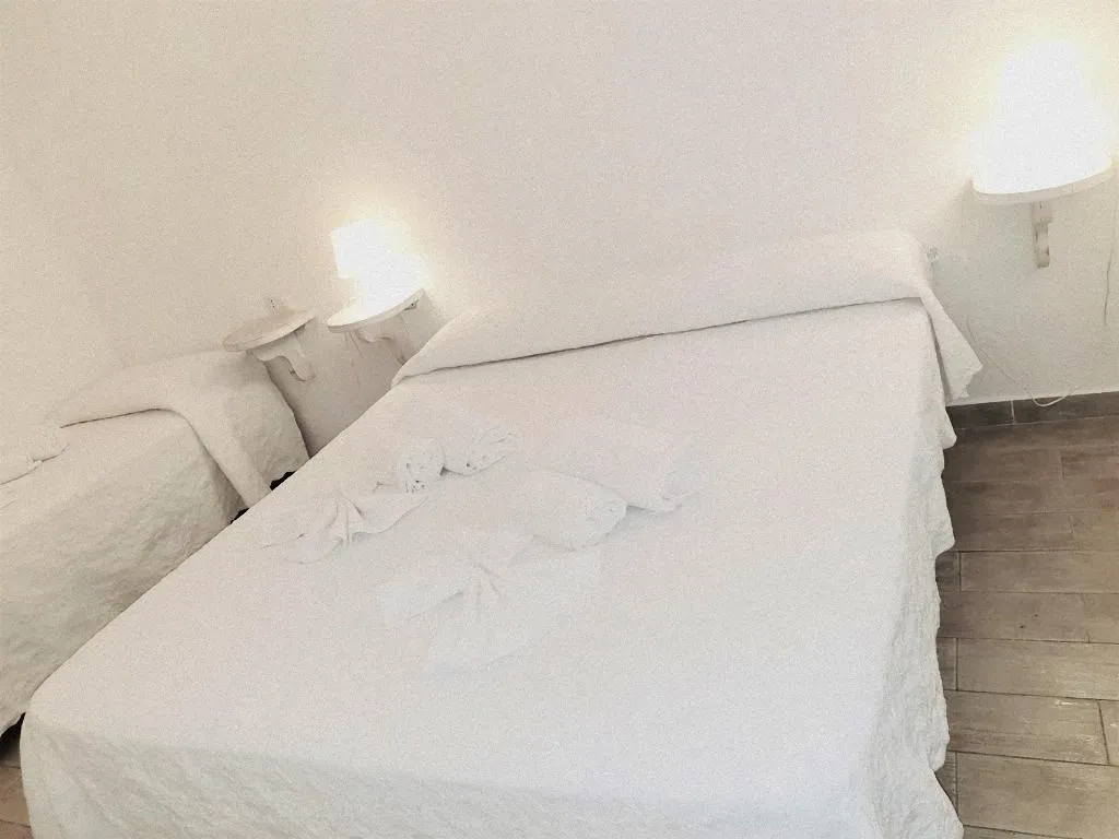 APARTMENT CAPACITY 4 Room, Villaggio Marineledda, Olbia