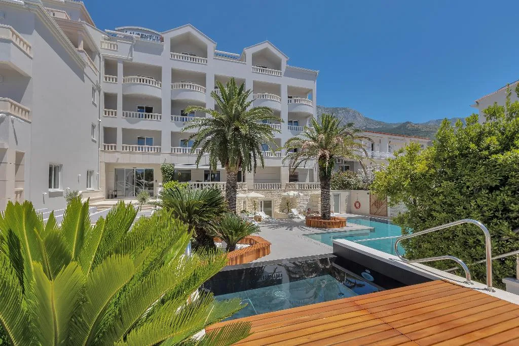 Pool, Laurentum, Split