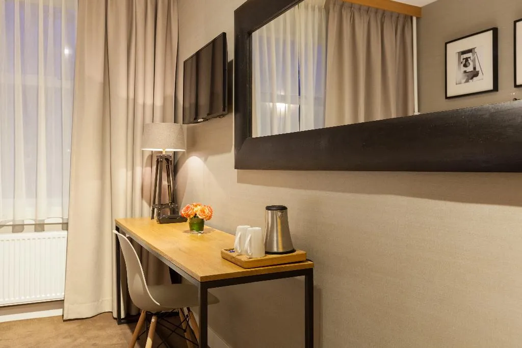 SINGLE BASIC Room, The Delphi - Amsterdam Townhouse, Amsterdam