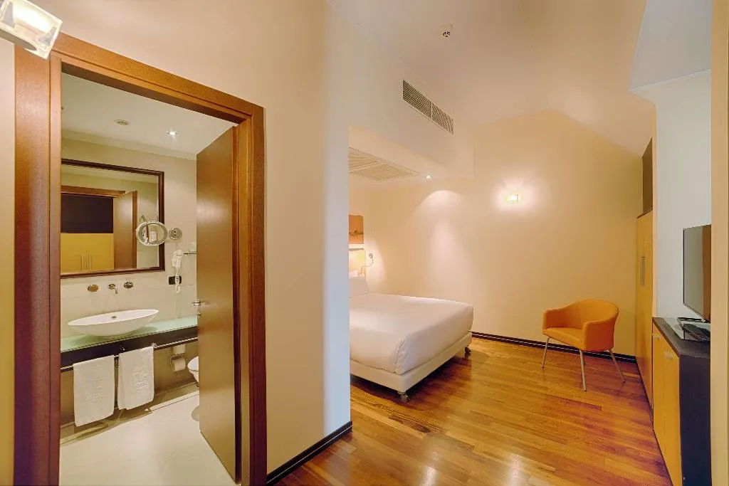 Room, NH Milano 2 Residence, Milan