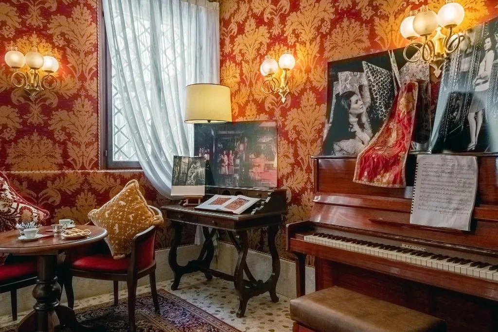 Lobby, Bel Sito e Berlino, Venice