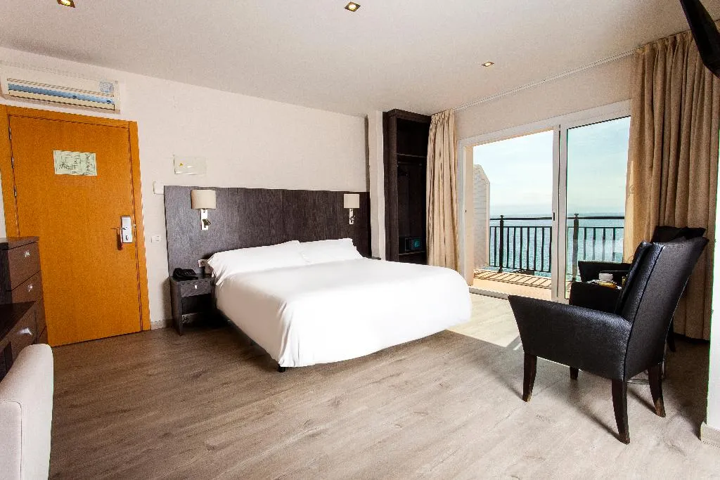DOUBLE SUPERIOR SEA VIEW Room, Hotel Blanes Horitzó by Pierre & Vacances, Costa Brava