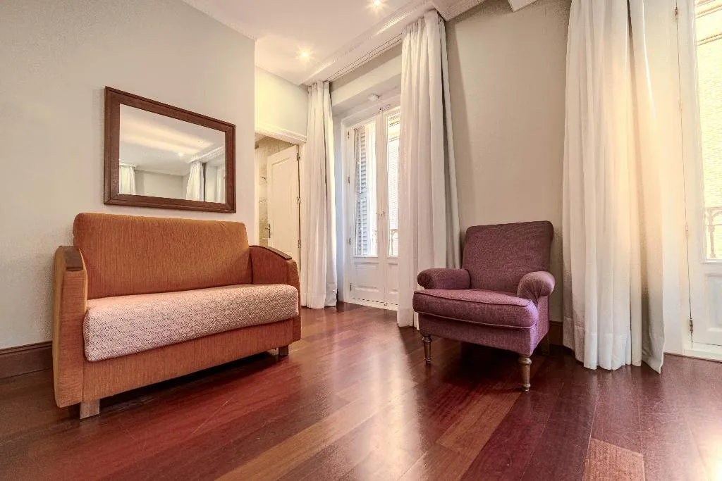 TRIPLE STANDARD Room, ITC Infantas by Soho Boutique, Madrid