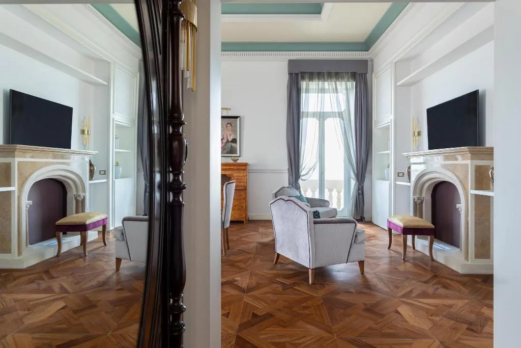 SUITE Presidential Room, Grand Hotel Des Étrangers, Catania