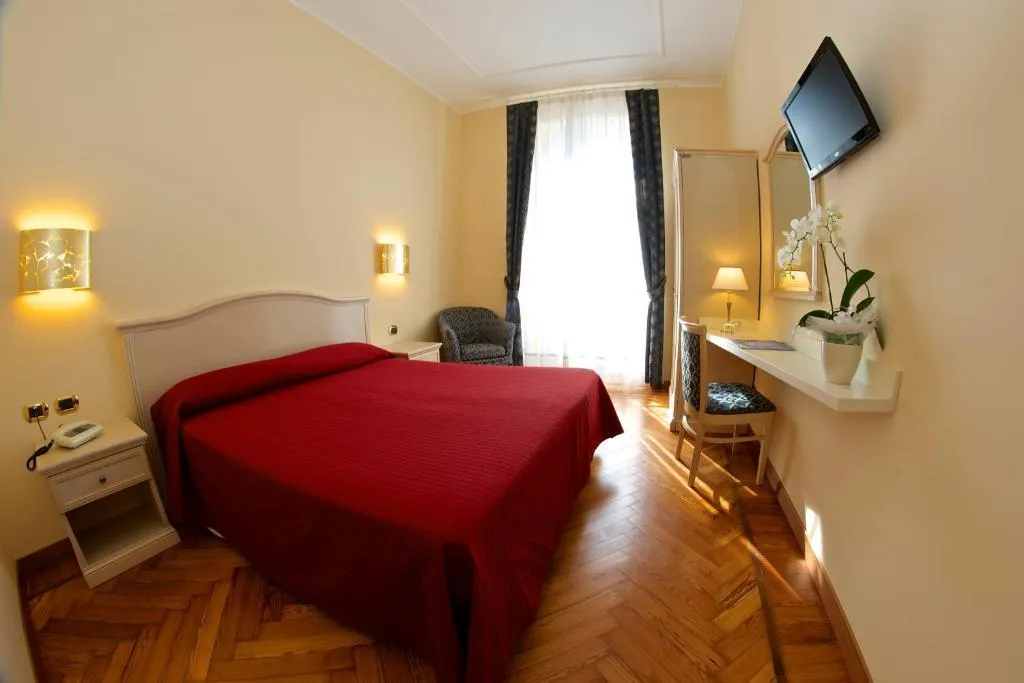 Room, Excelsior Splendide, Milan