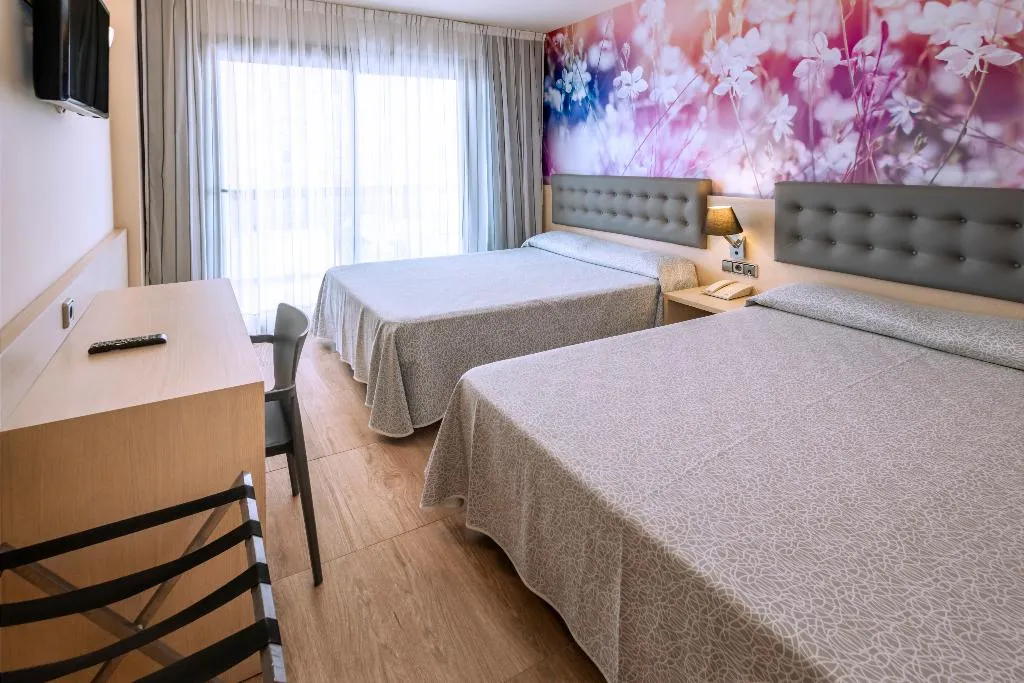 QUADRUPLE STANDARD Room, Tropic Park Hotel, Costa Brava