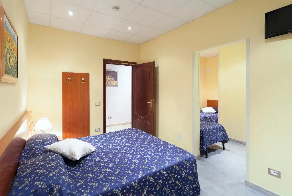 QUADRUPLE STANDARD Room, Oriente, Rome