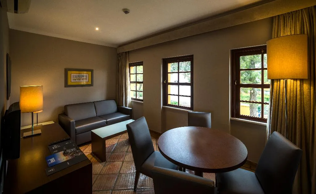 JUNIOR SUITE CAPACITY 4 Room, Vila Gale Albacora, Algarve