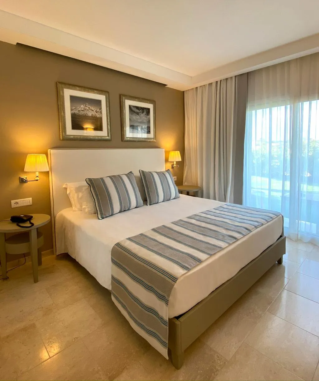 DOUBLE SUPERIOR GARDEN VIEW Room, Grand Hotel Cannigione 5*L, Olbia
