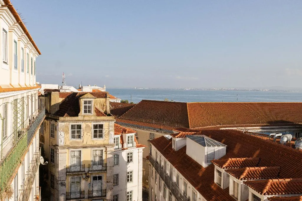 APARTMENT DELUXE ONE BEDROOM Room, Almaria - Edificio Da Corte, Lisbon