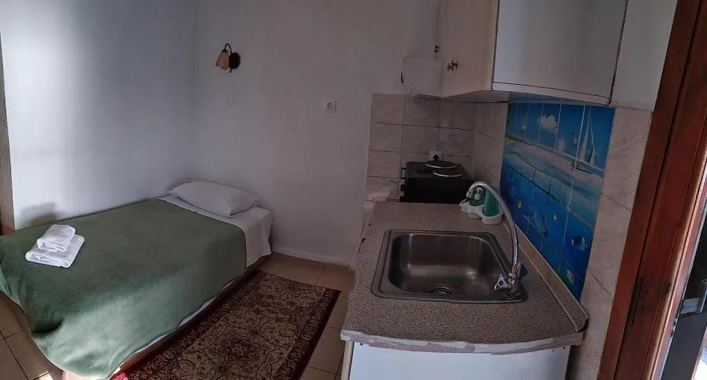 Room, Prosforio, Thessaloniki