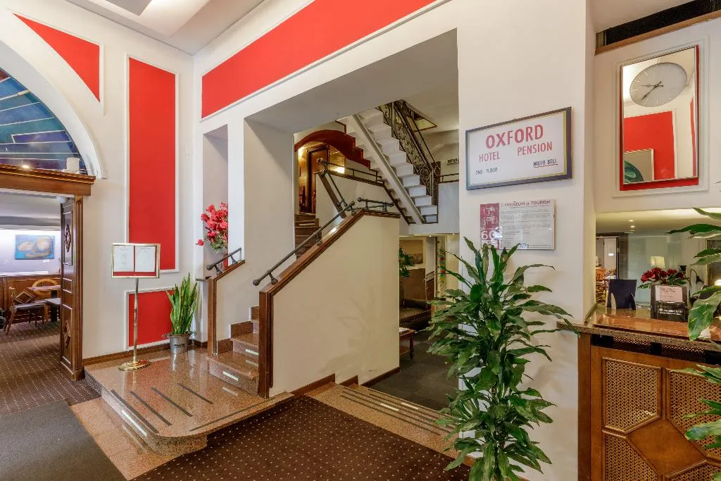 Lobby, Oxford, Rome
