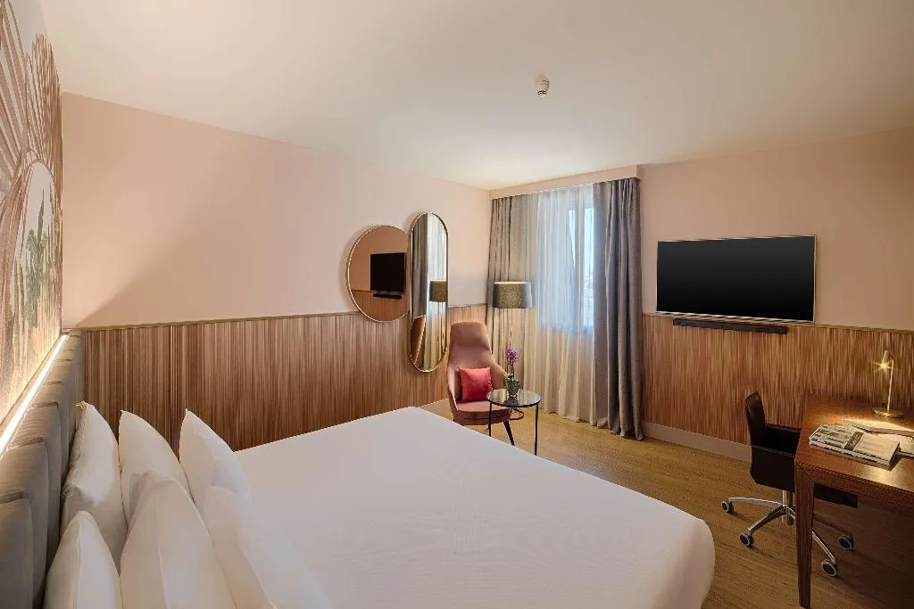 Room, NH Collection Milano Touring, Milan