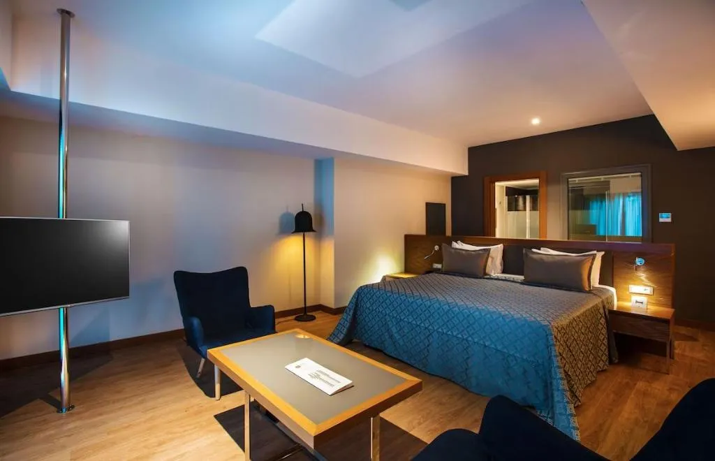 SUITE SEA VIEW KING BED Room, Liberty Kusadasi, Izmir