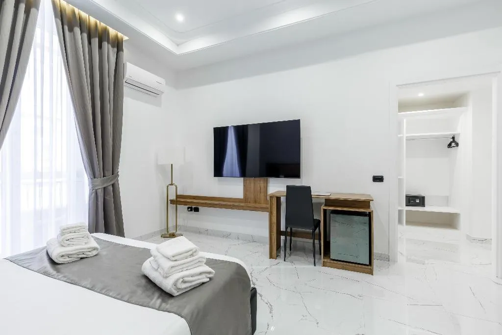 QUADRUPLE SUPERIOR Room, Sant'Angelo Suites, Naples