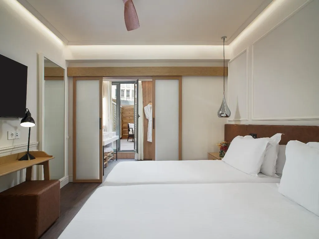 DOUBLE WITH TERRACE Room, H10 Universitat, Barcelona