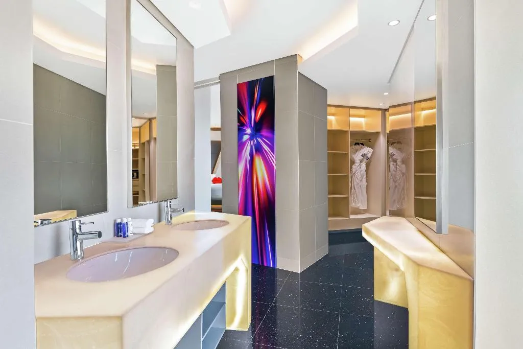 SUITE STANDARD Room, V Hotel Dubai, Curio Collection by Hilton, Dubai