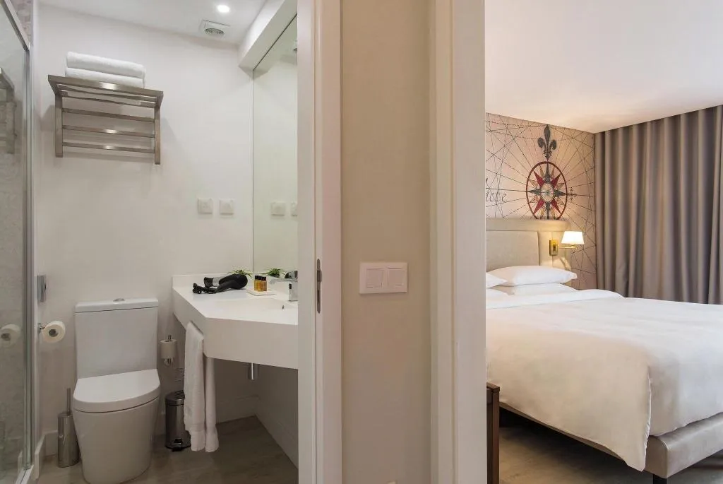 DOUBLE QUEEN SIZE BED Room, Four Points By Sheraton Sesimbra, Lisbon